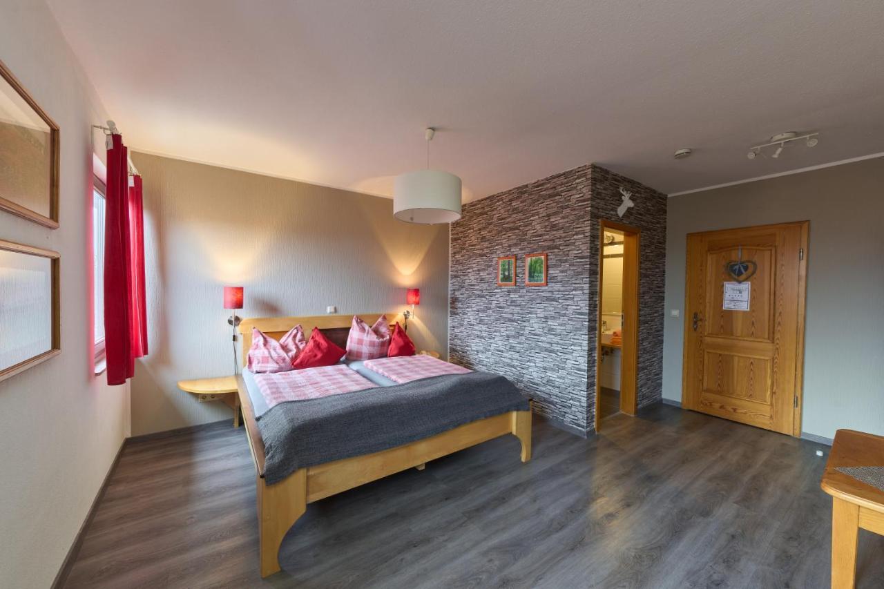 Landhotel Brauner Hirsch Kammerforst Экстерьер фото